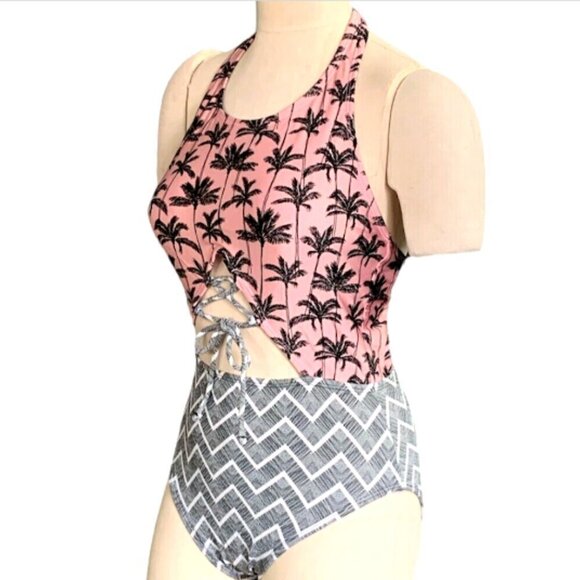 No Boundaries M Barbiecore Pink Palms & Chevrons Halter Lace-up Swimsuit 19417 - Picture 3 of 8